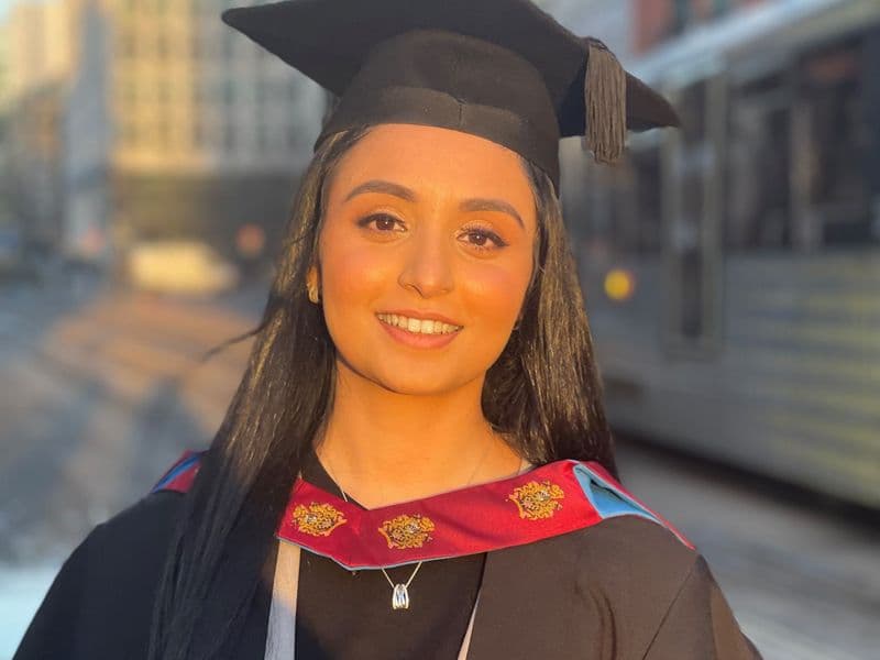 Anam Khan.jpg